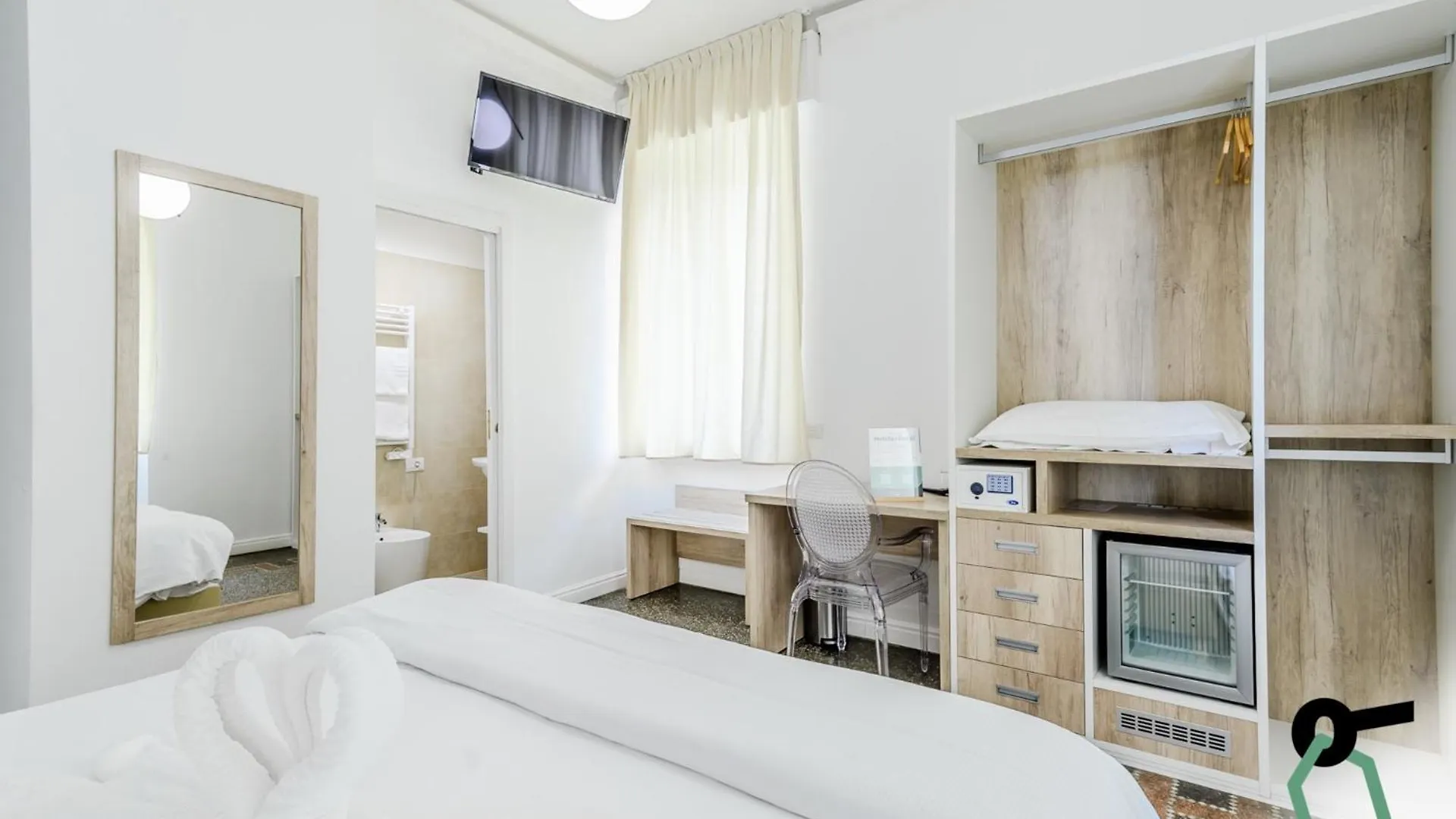 **** Hotel Hotiday Room Collection - Rapallo Italy