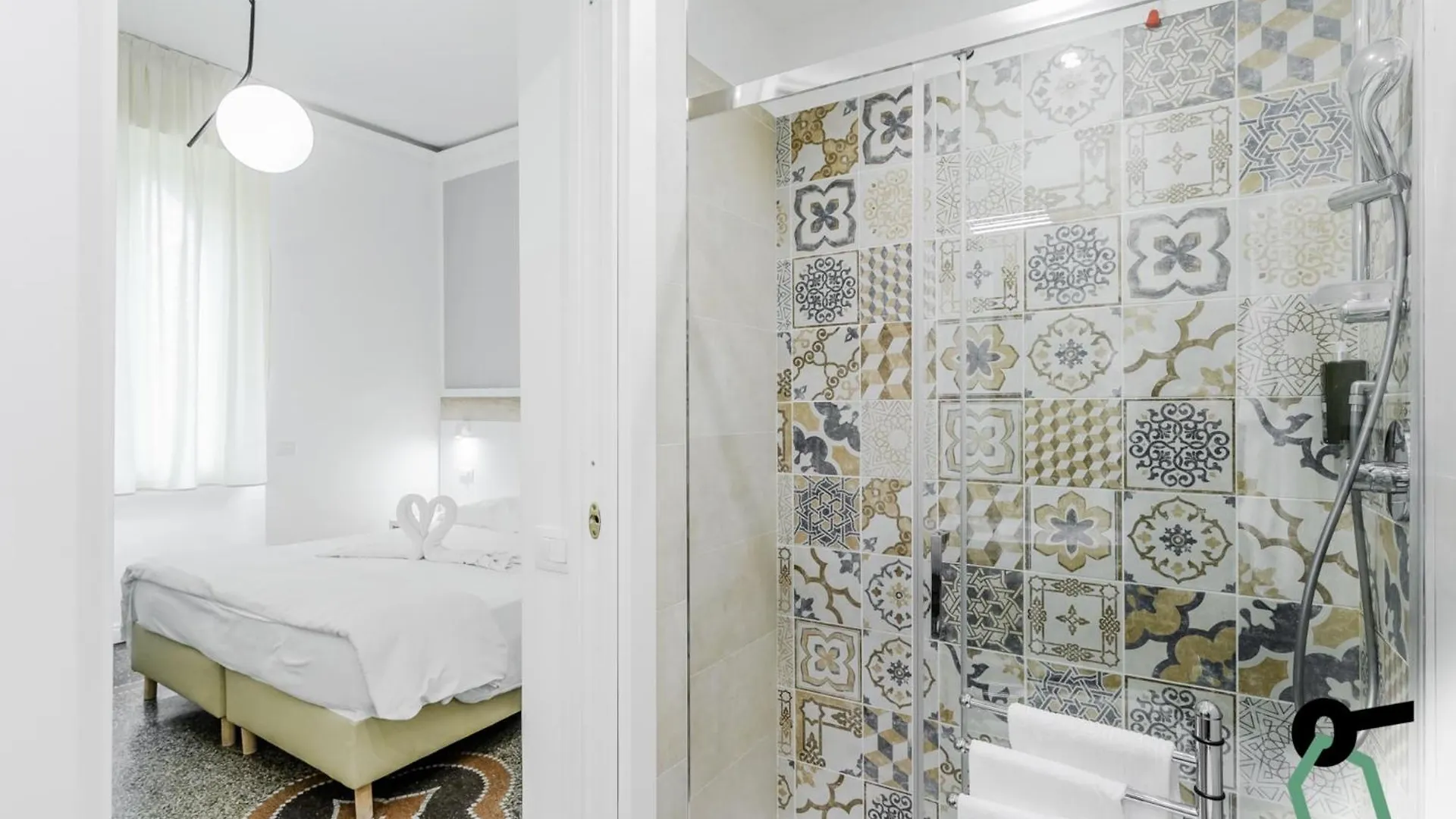 **** Hotel Hotiday Room Collection - Rapallo Italy